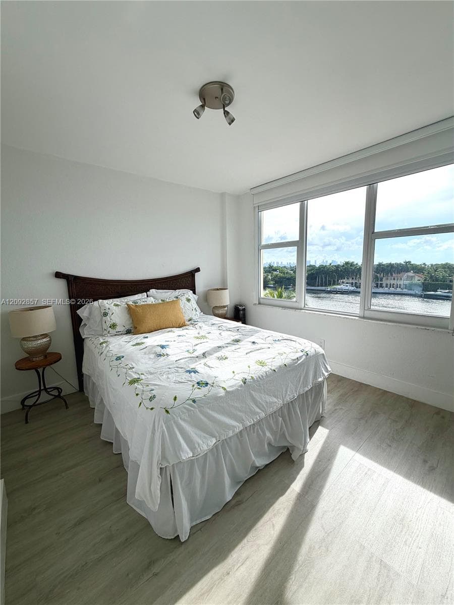 5600 Collins Ave 6J photo 23