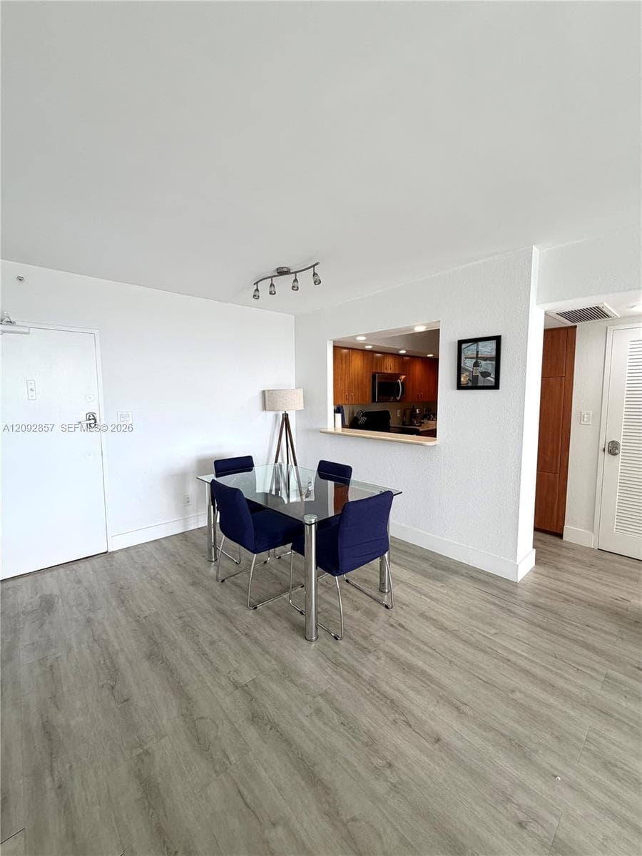 5600 Collins Ave 6J photo 14