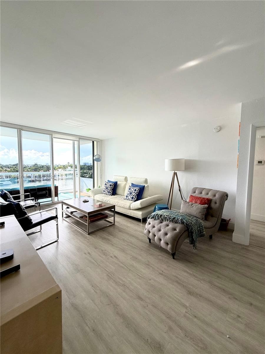 5600 Collins Ave 6J photo 15