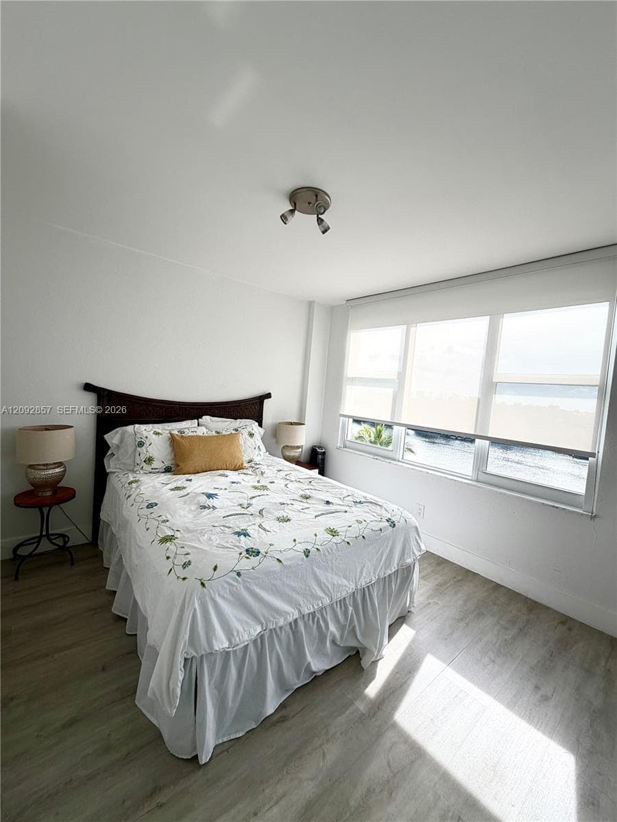 5600 Collins Ave 6J photo 25