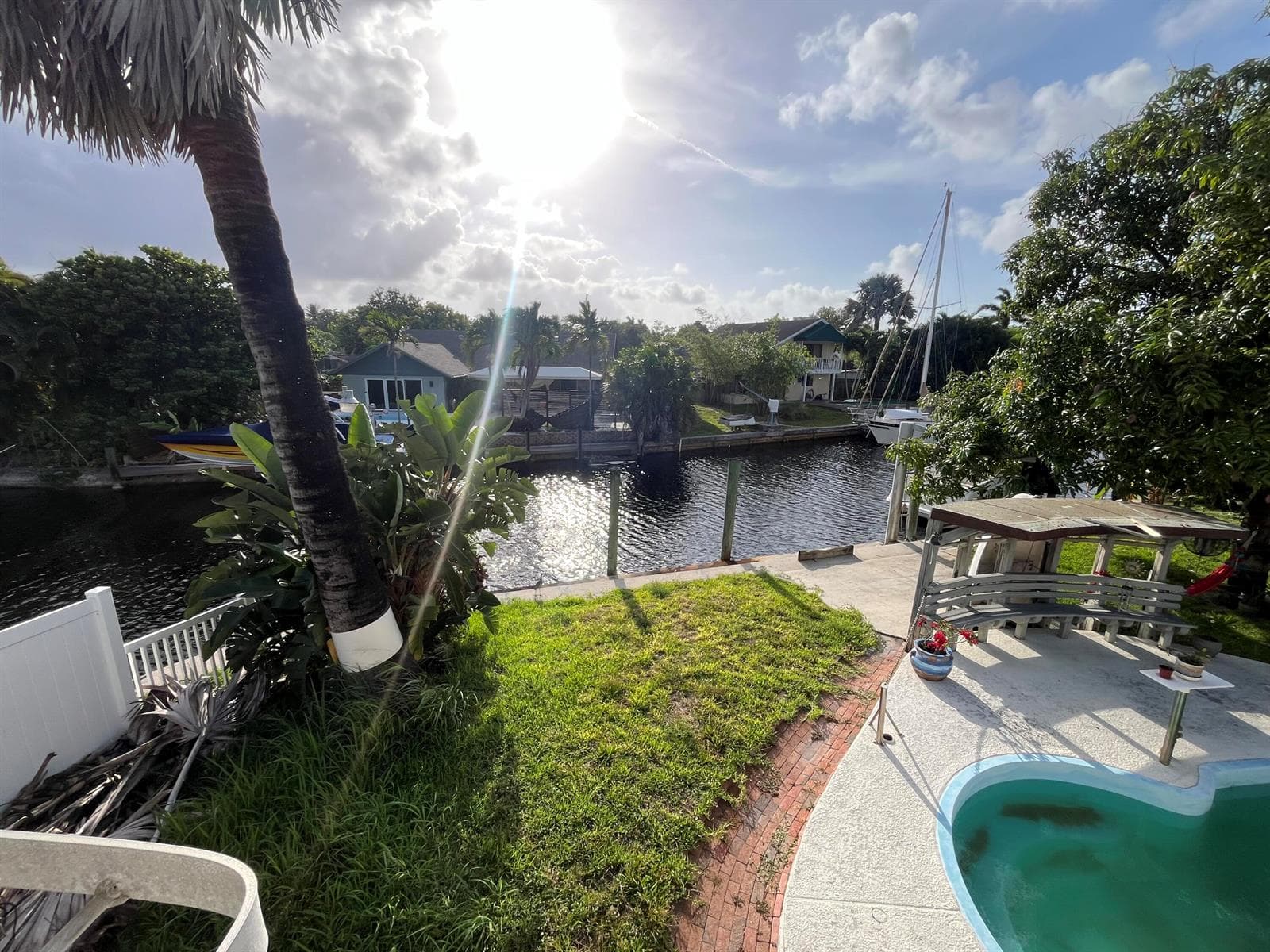 1614 SW 18TH Avenue B photo 2