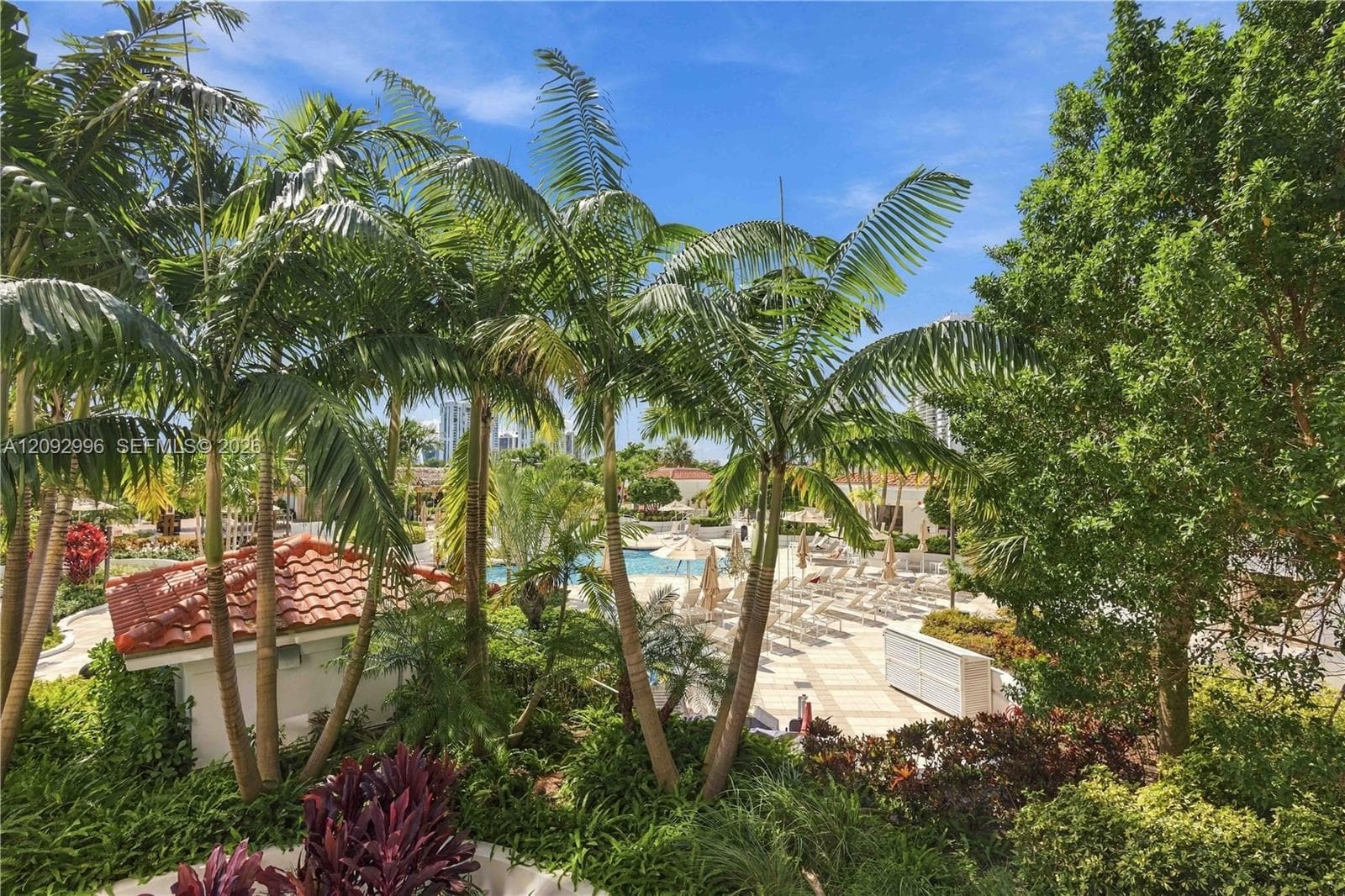 20281 E Country Club Dr 307 photo 16