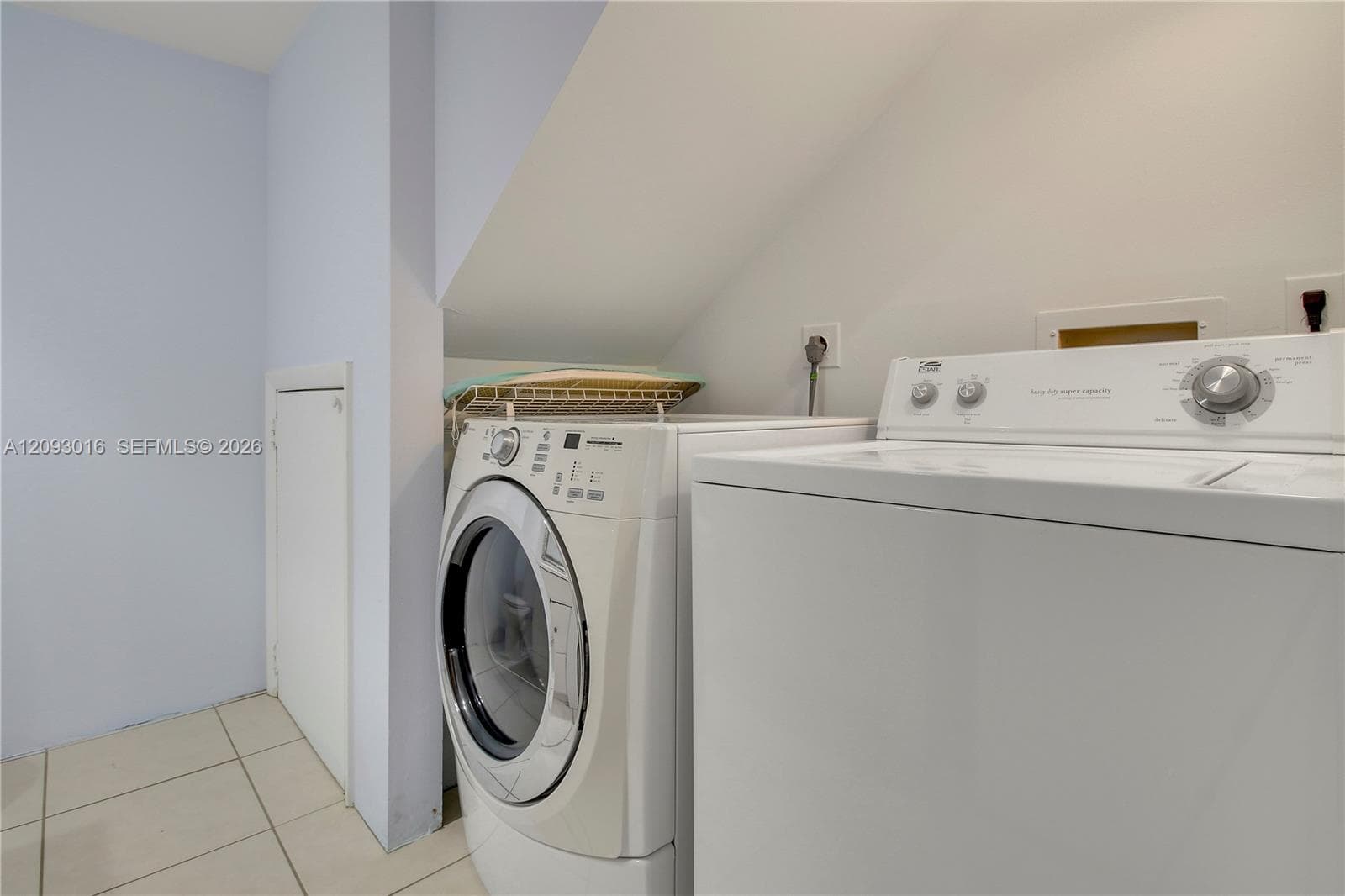 825 Center St 14B photo 15