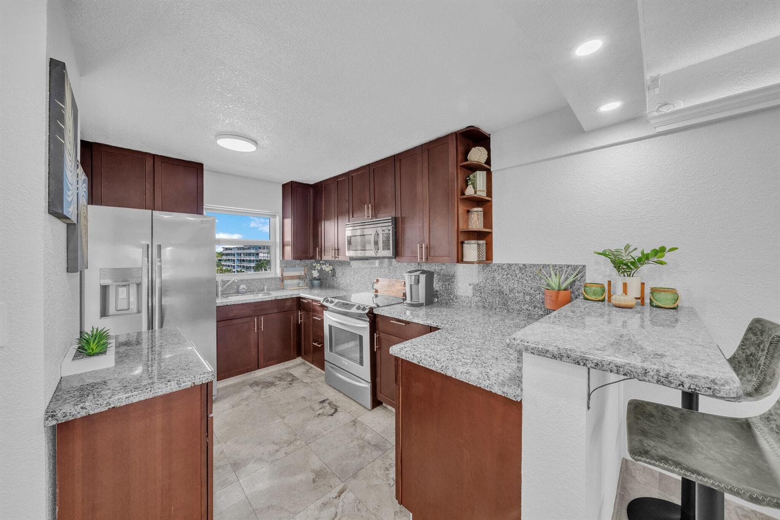 1536 SE 15TH Court 404 photo 17