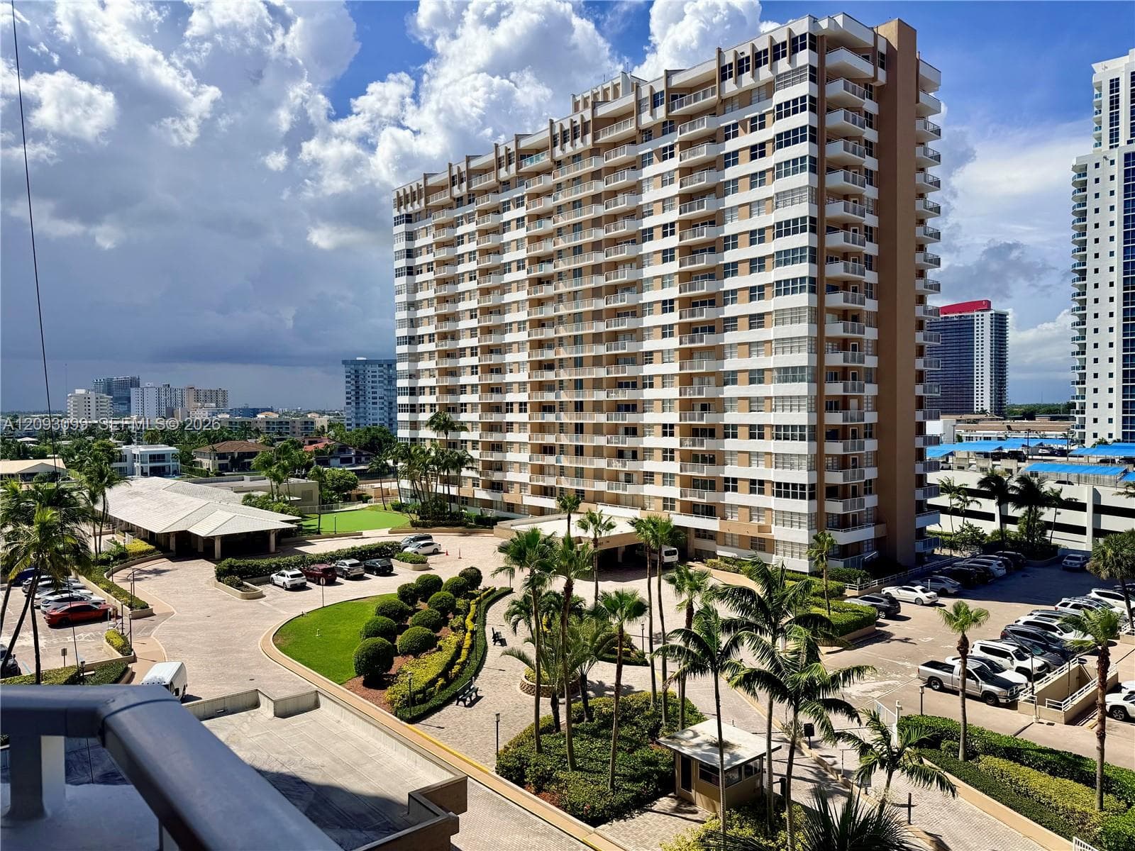 1965 S Ocean Dr 18C photo 1