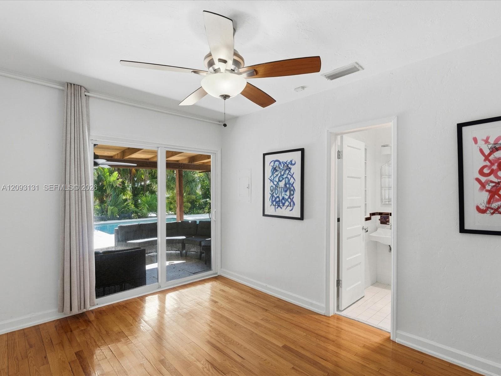 440 Victoria Ter photo 13