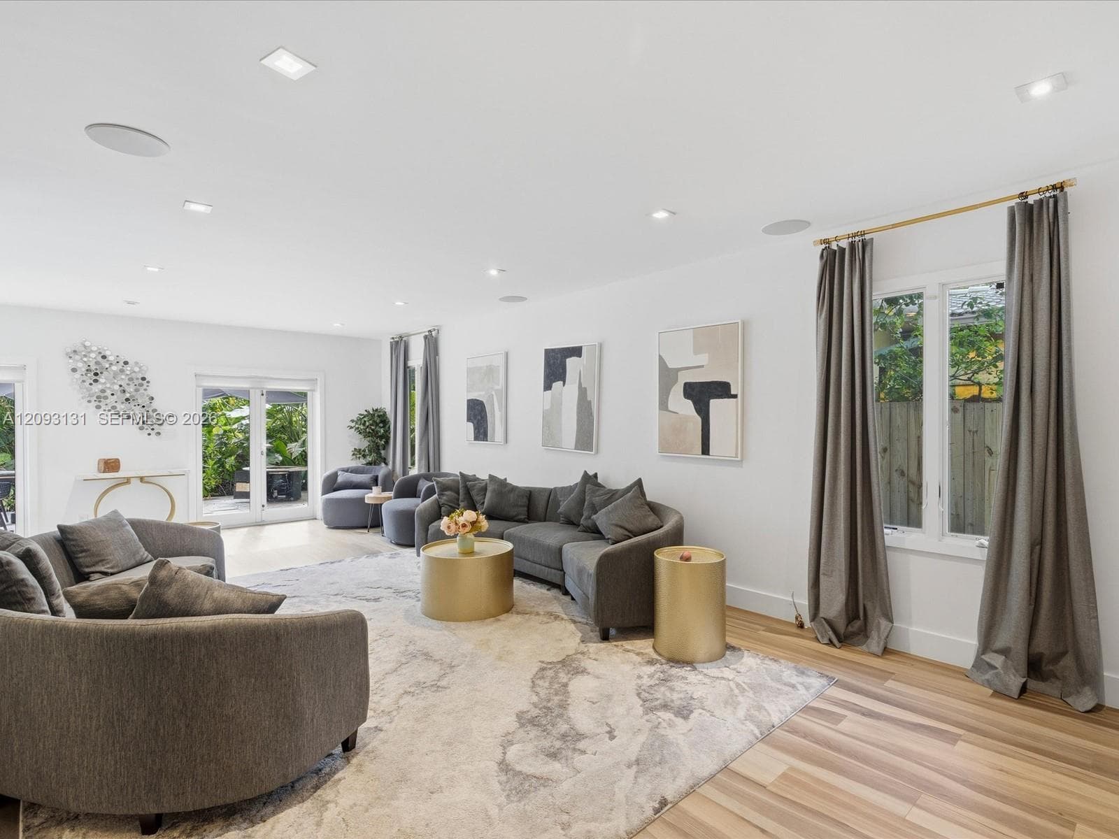440 Victoria Ter photo 17