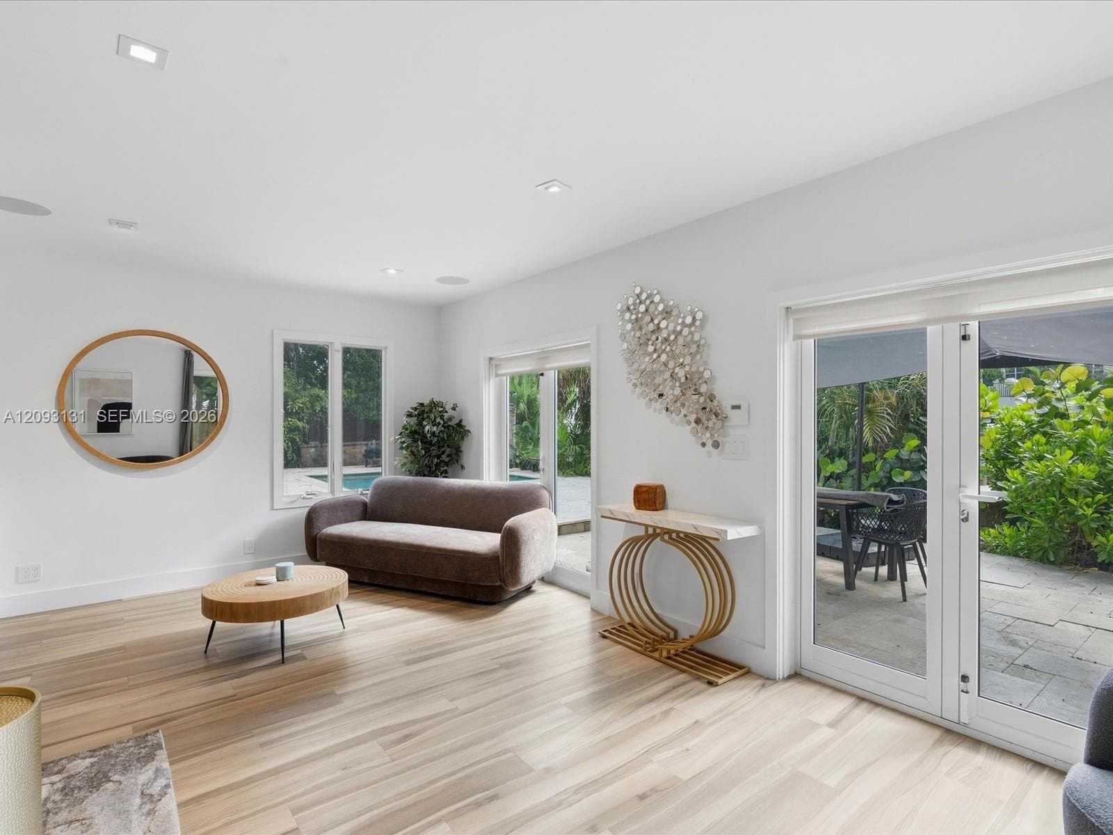 440 Victoria Ter photo 19