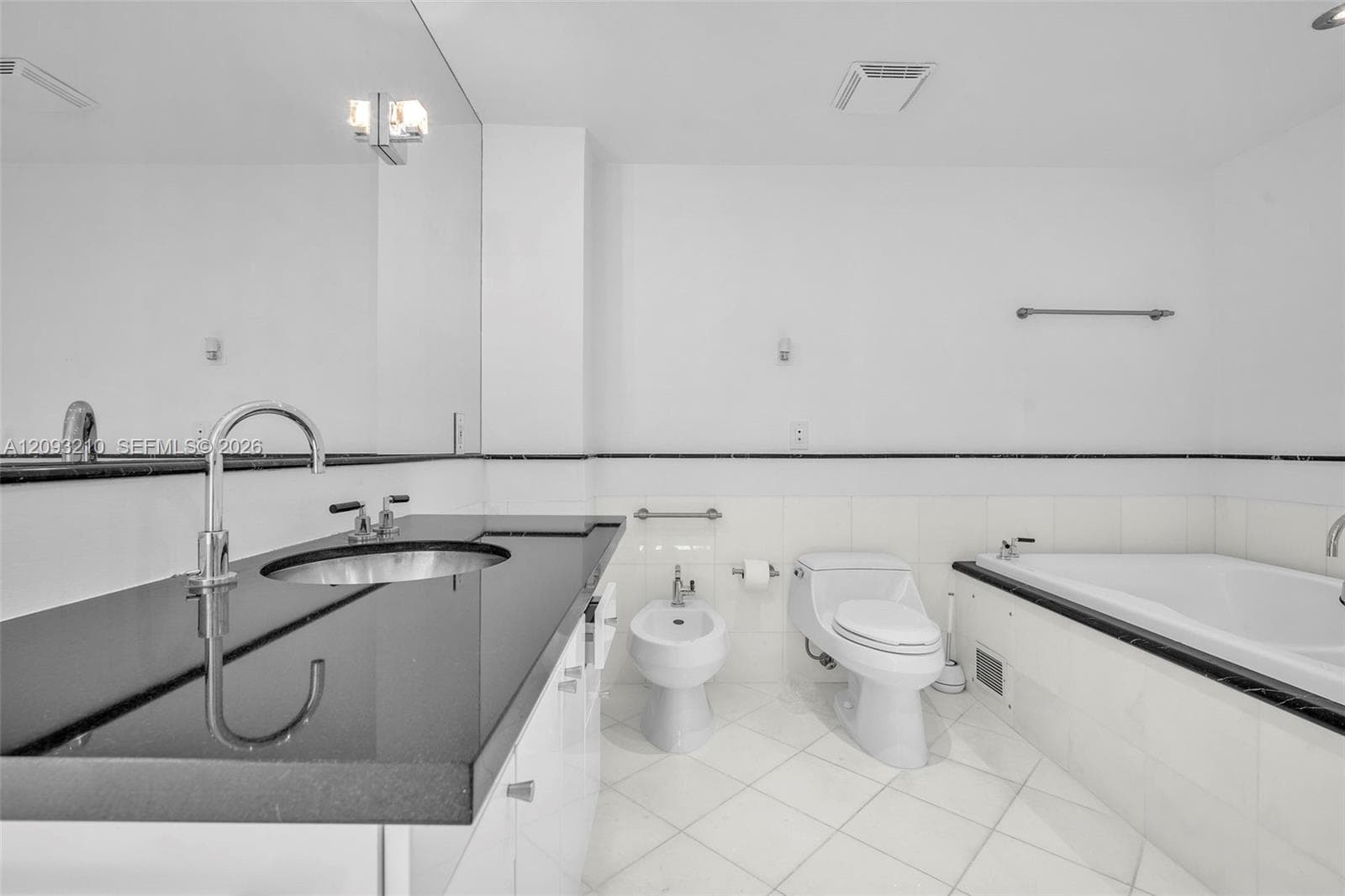520 West Ave 803 photo 16