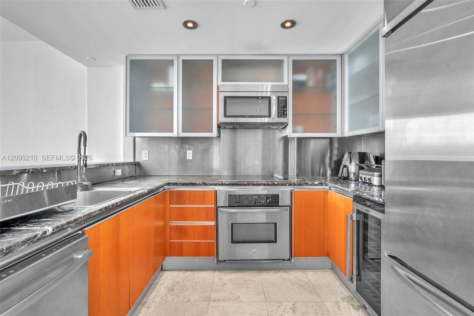 520 West Ave 803 photo 9