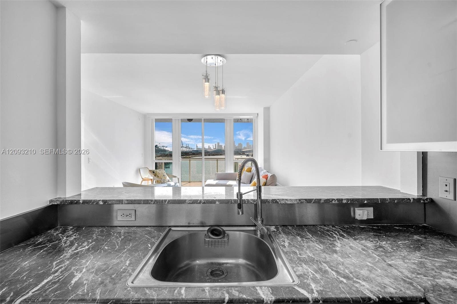 520 West Ave 803 photo 11