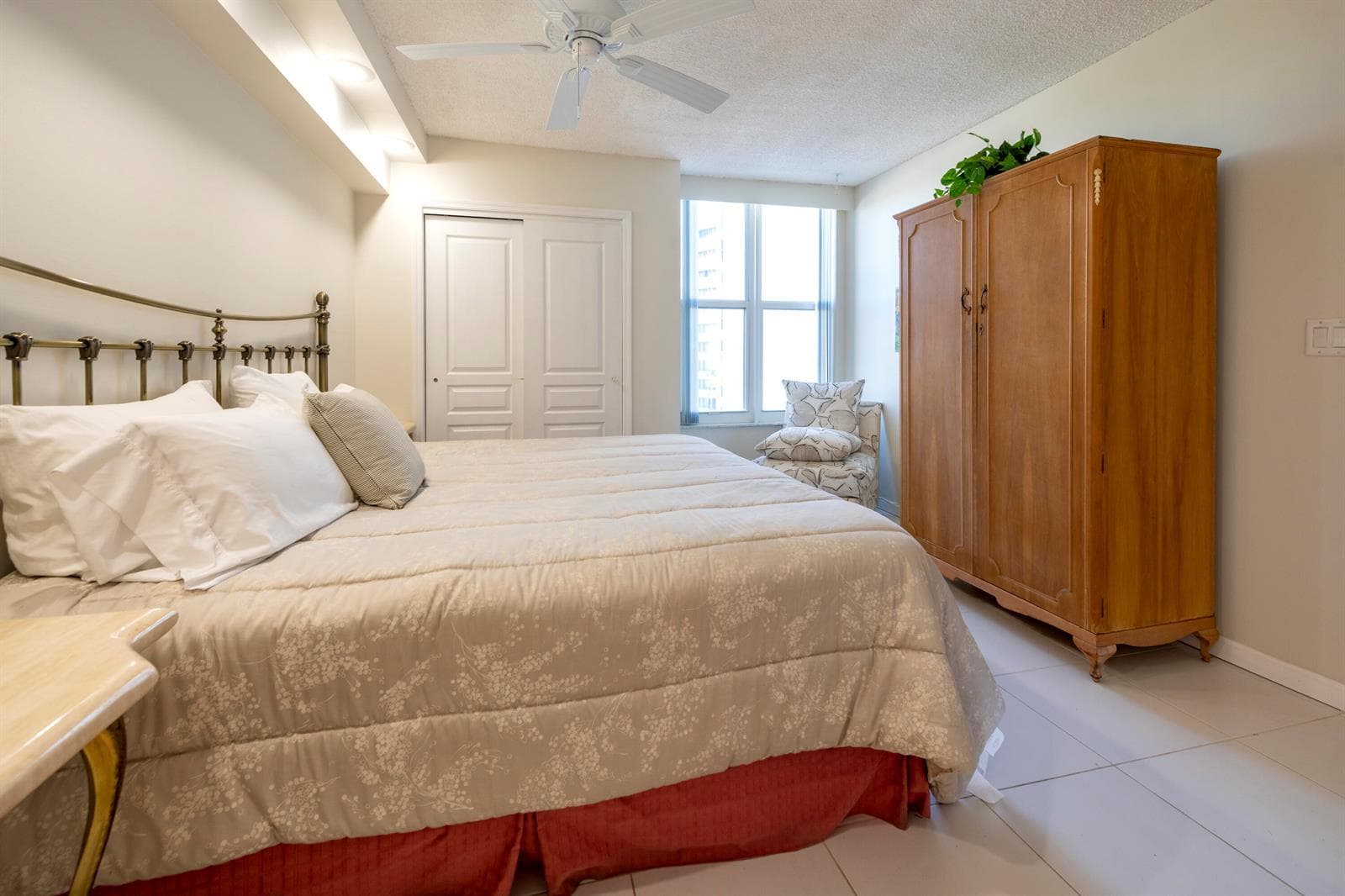 1391 S OCEAN 803 photo 12