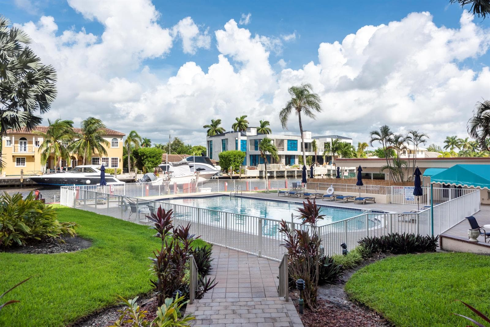 1391 S OCEAN 803 photo 22