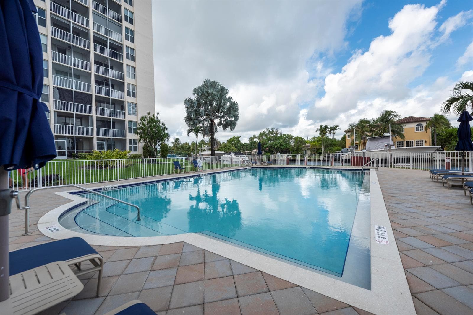 1391 S OCEAN 803 photo 24