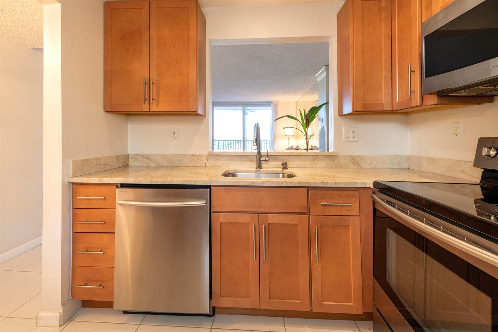 1391 S OCEAN 803 photo 4