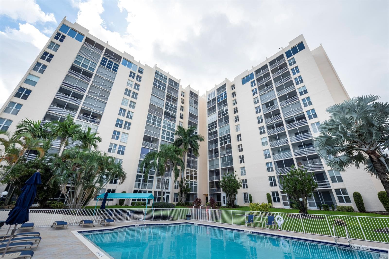 1391 S OCEAN 803 photo 21