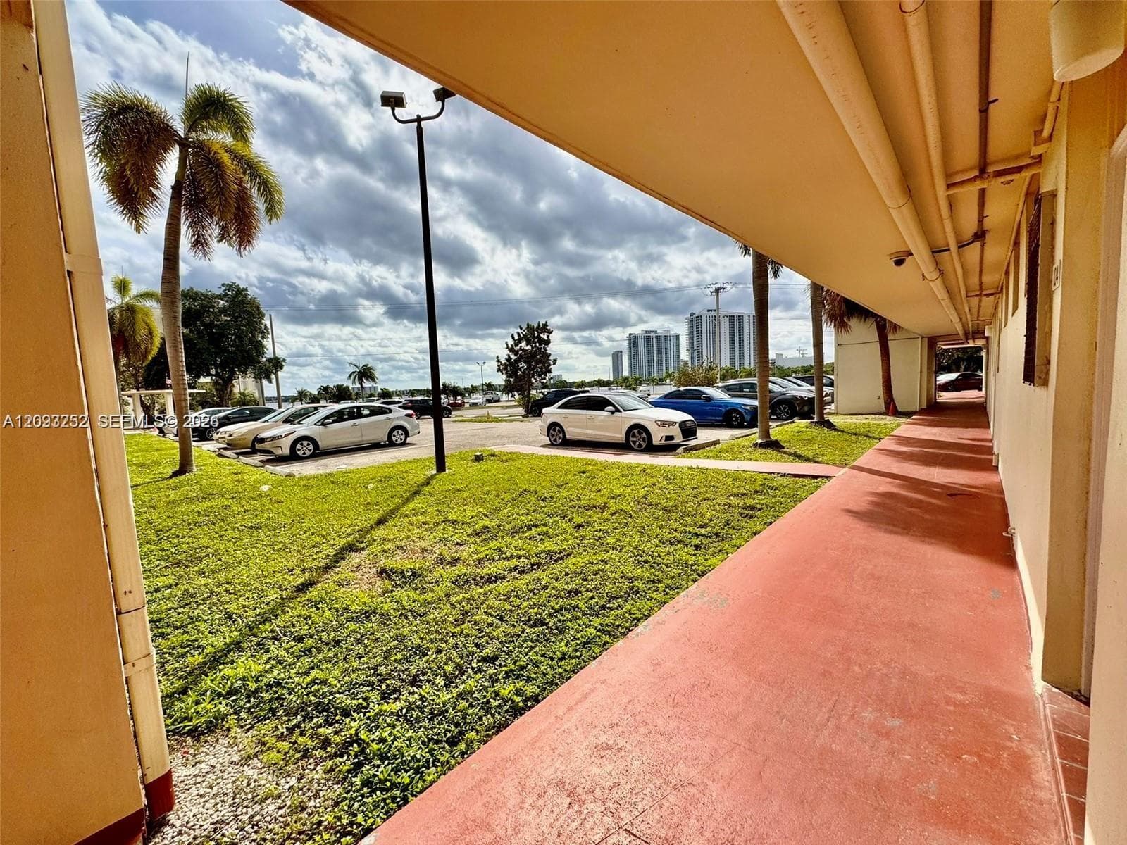 2905 Point East Dr L102 photo 6