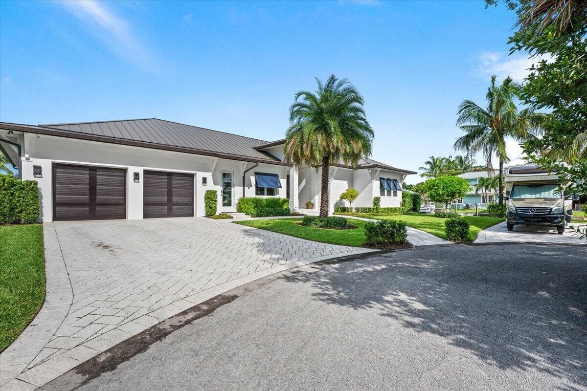 934 N Loxahatchee Drive photo 2