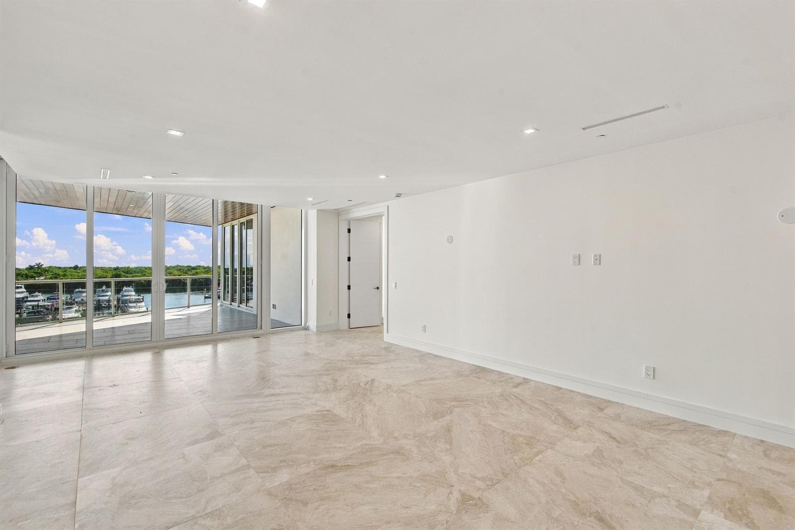 1110 Seminole Drive 503 photo 17