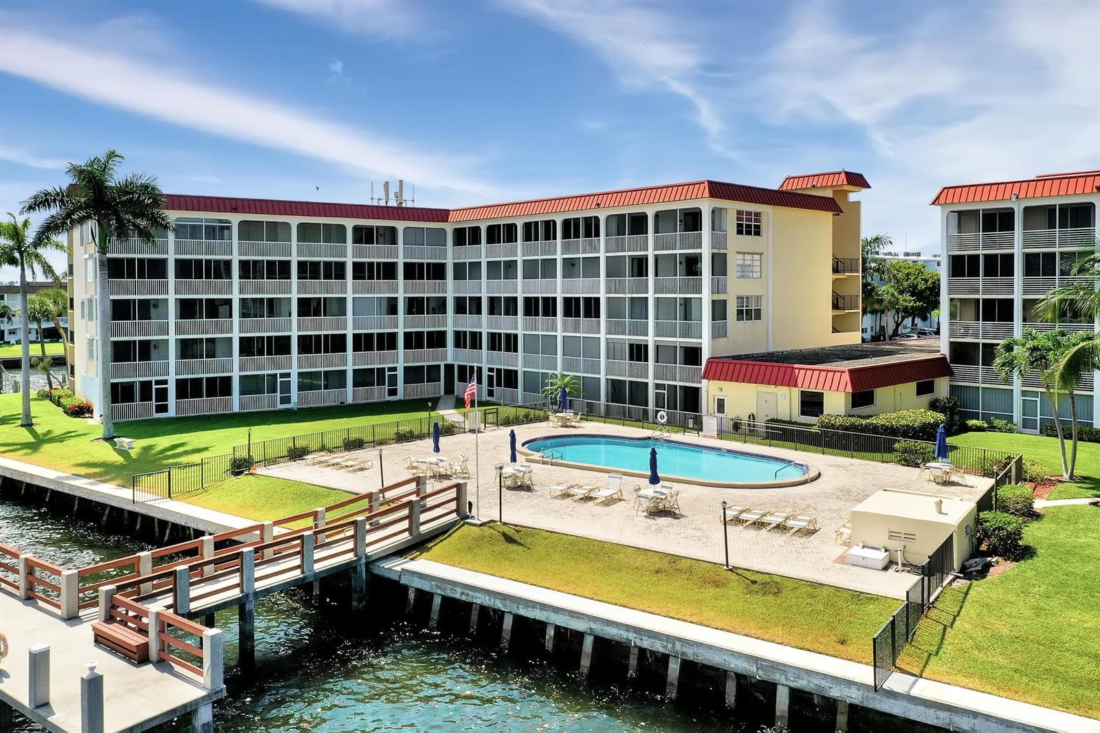 100 Paradise Harbour Boulevard 408 photo 6