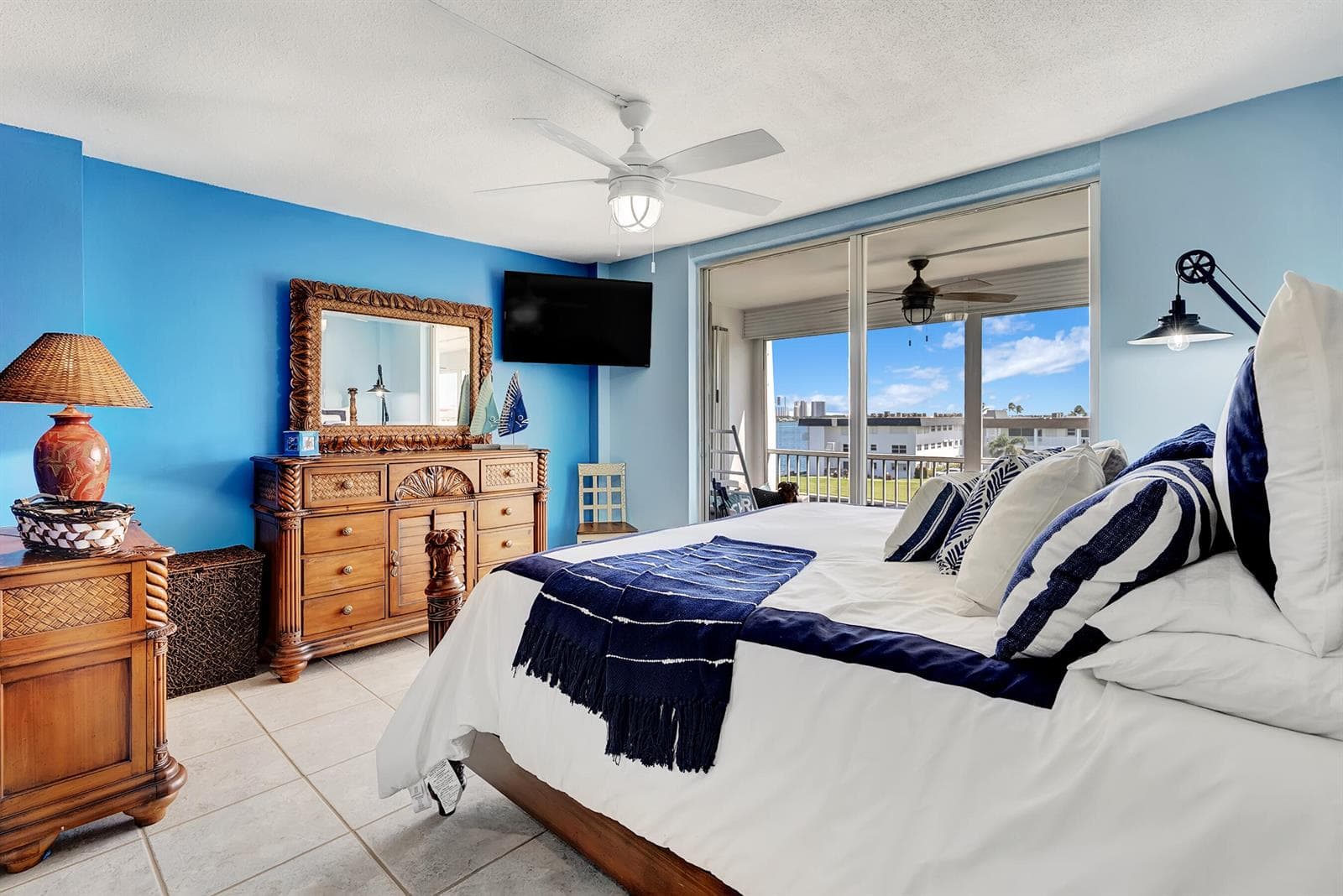 100 Paradise Harbour Boulevard 408 photo 17