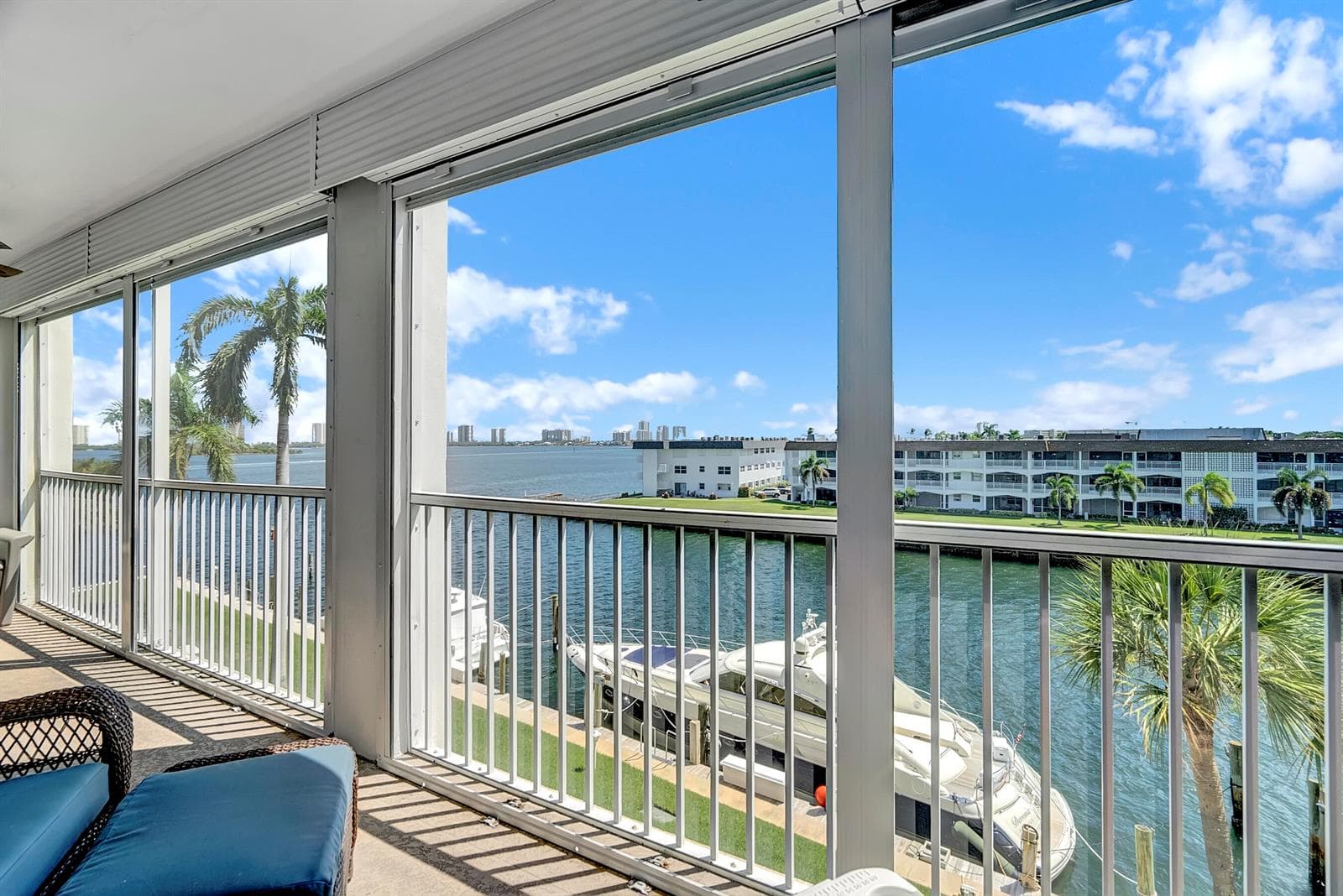 100 Paradise Harbour Boulevard 408 photo 22