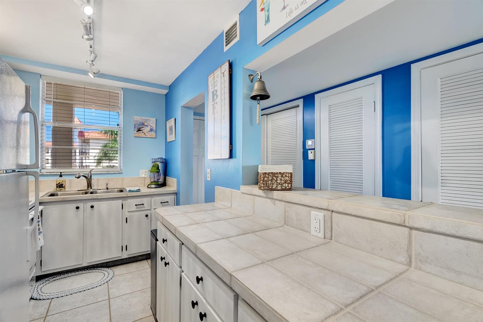 100 Paradise Harbour Boulevard 408 photo 15