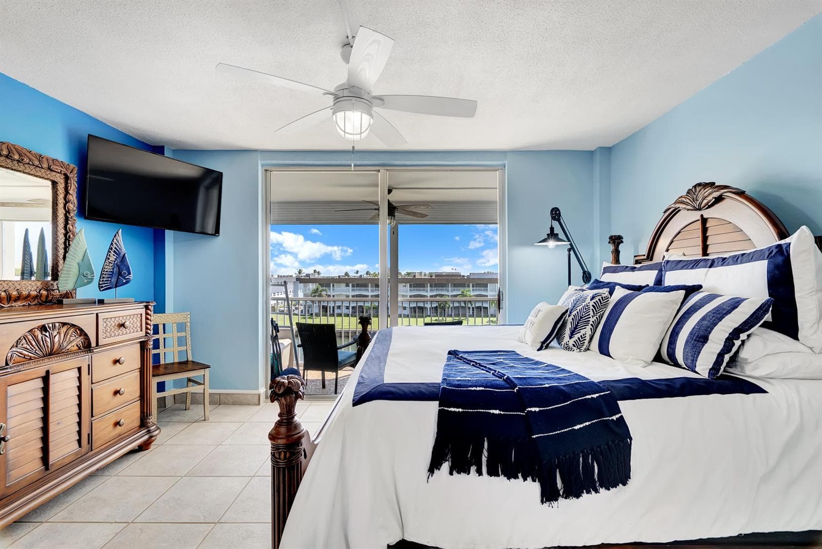 100 Paradise Harbour Boulevard 408 photo 19