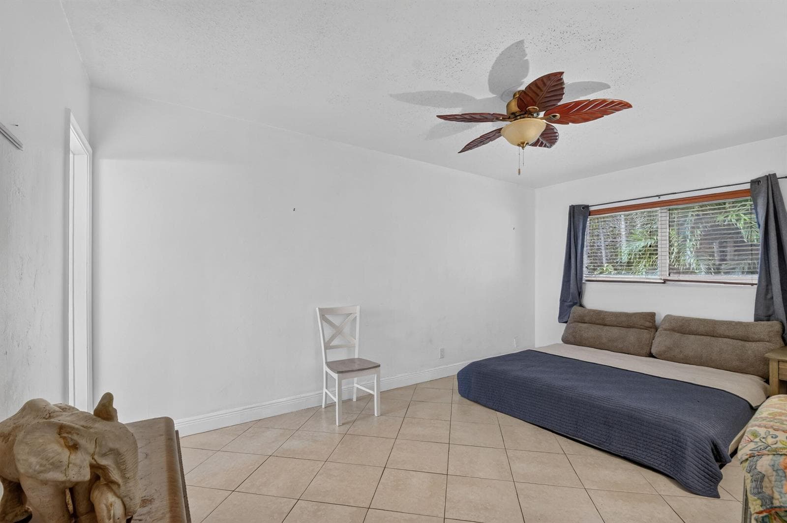 658 NE 6TH Court E E photo 24