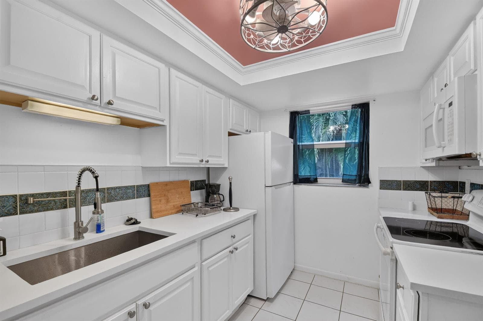 658 NE 6TH Court E E photo 19