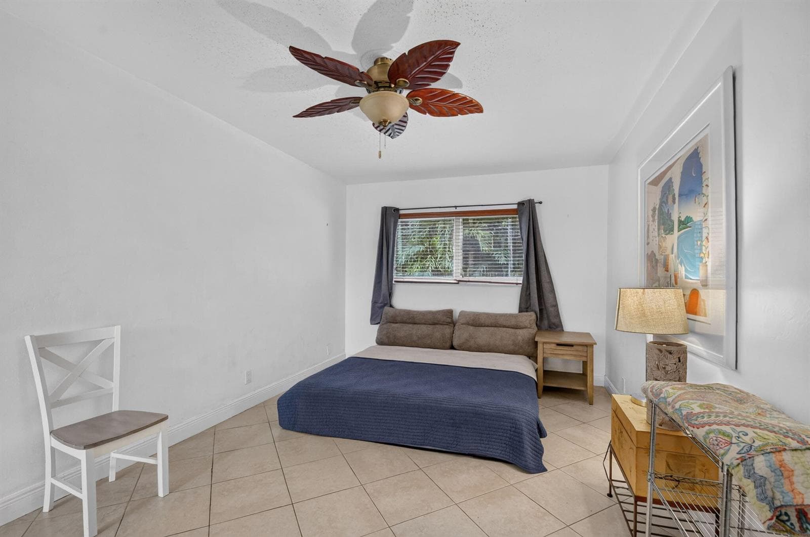 658 NE 6TH Court E E photo 25