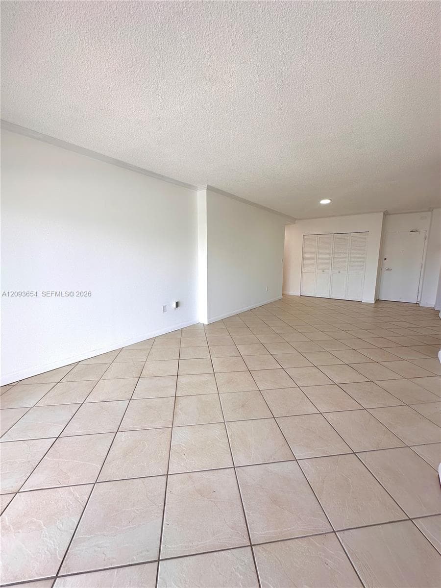 300 Bayview Dr 701 photo 10