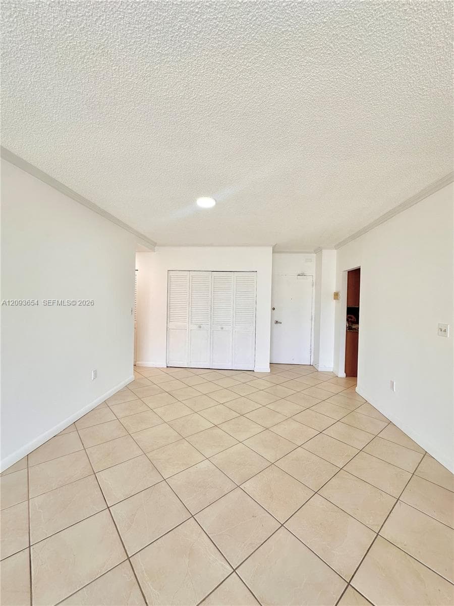 300 Bayview Dr 701 photo 11