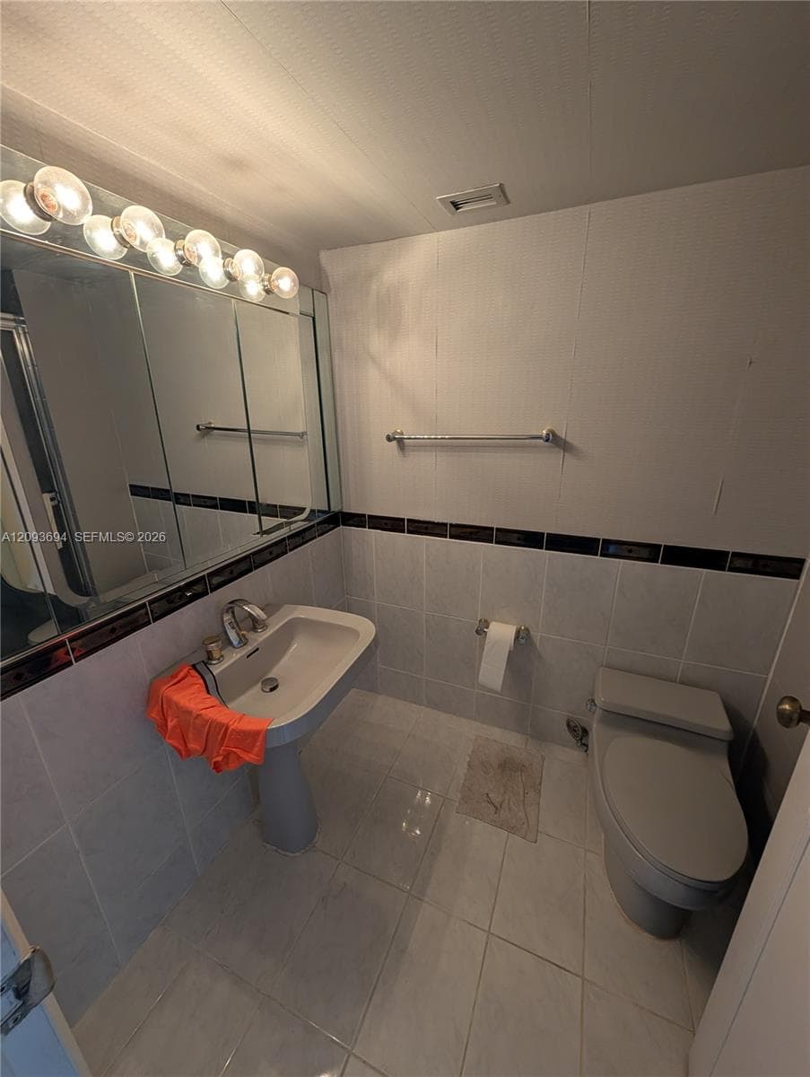 11930 N Bayshore Dr 502 photo 9