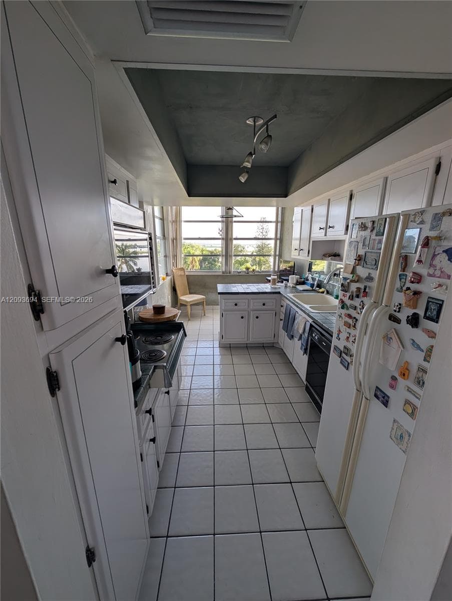 11930 N Bayshore Dr 502 photo 4