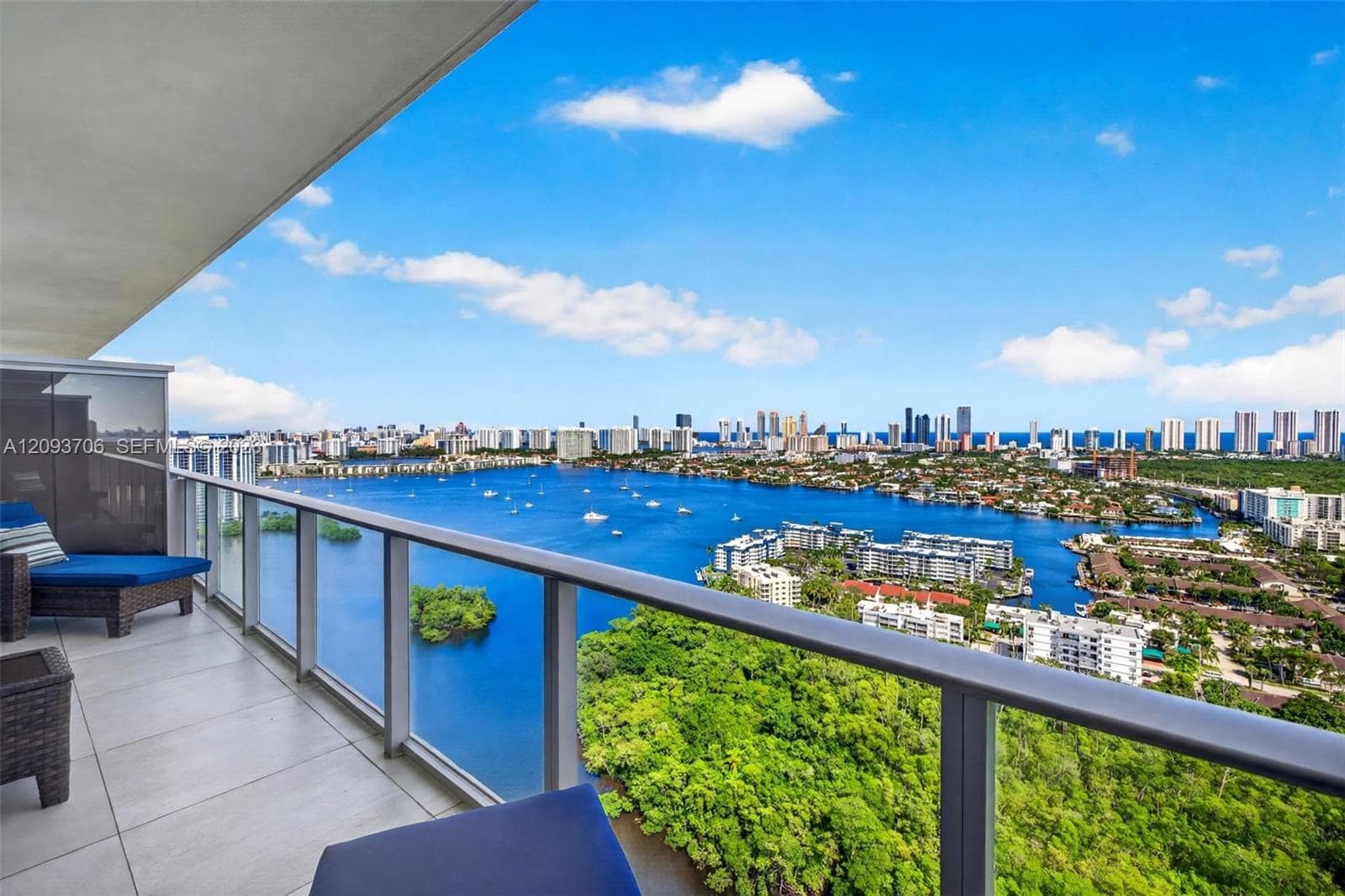 16385 Biscayne Blvd LPH17 photo 3
