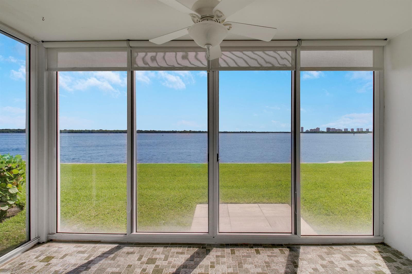 60 Yacht Club Drive 103 photo 18