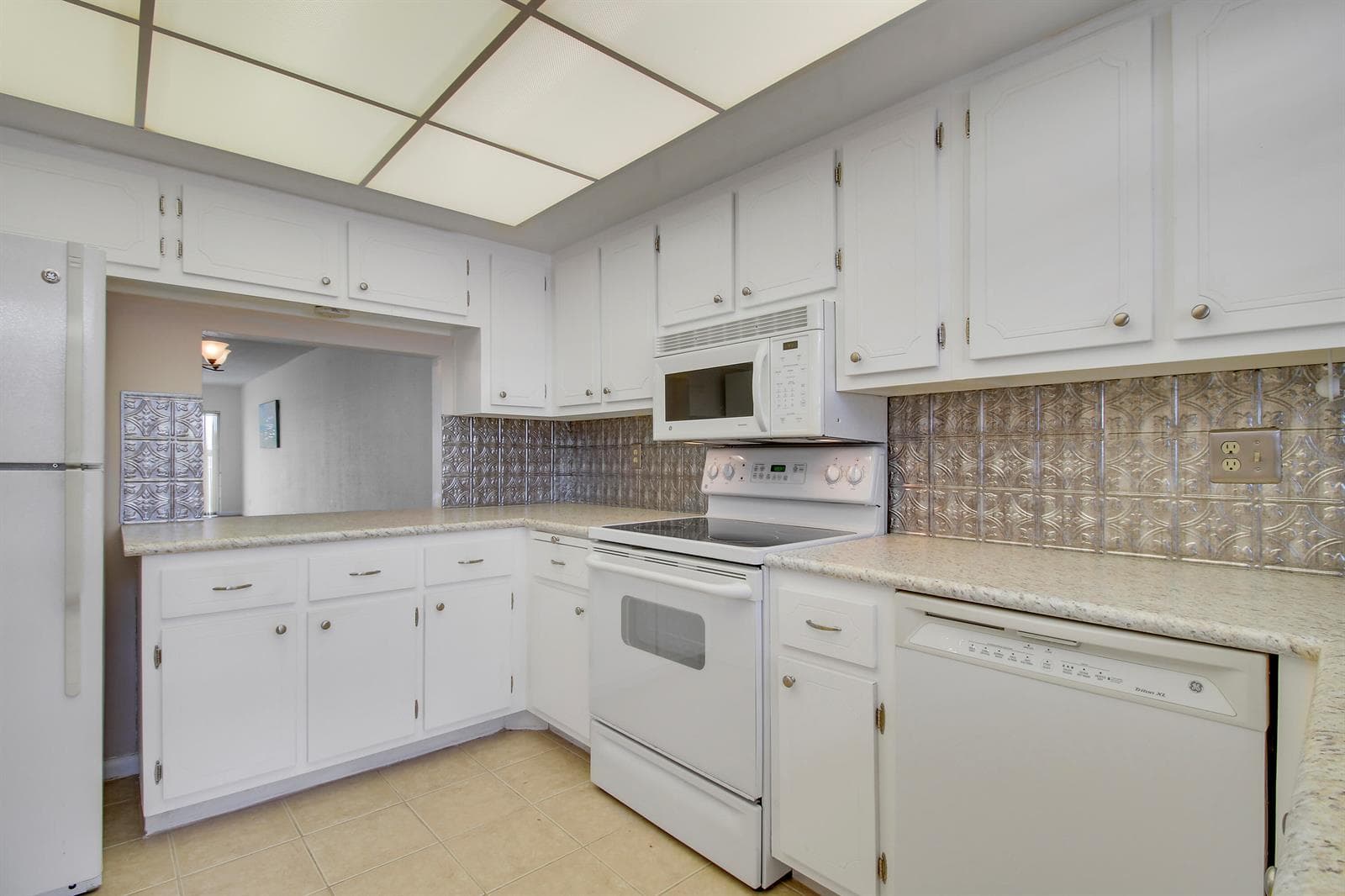 60 Yacht Club Drive 103 photo 21