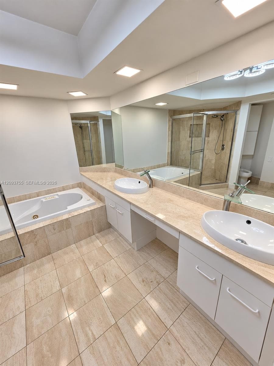 21205 Yacht Club Dr 3105 photo 22