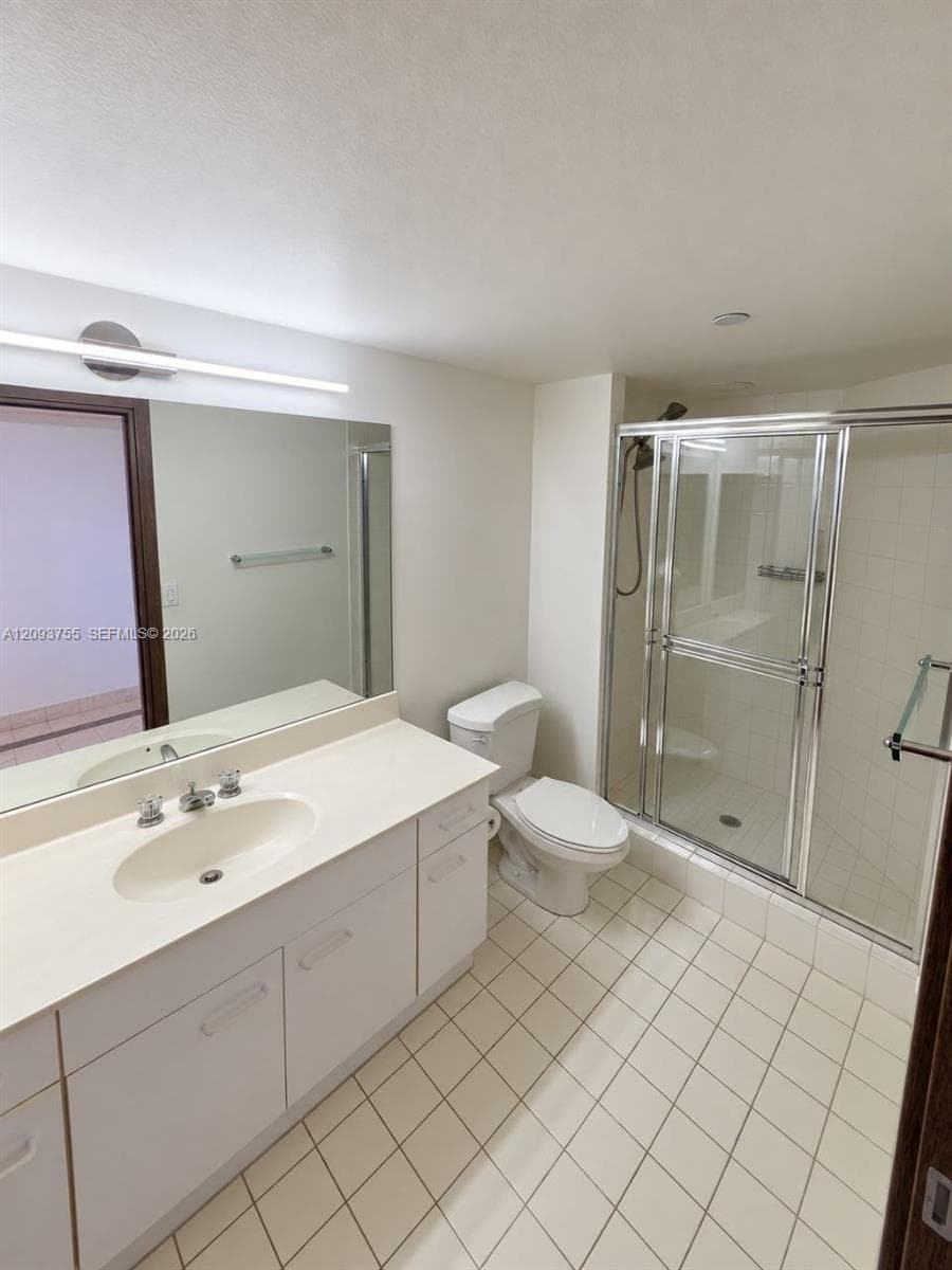 21205 Yacht Club Dr 3105 photo 19