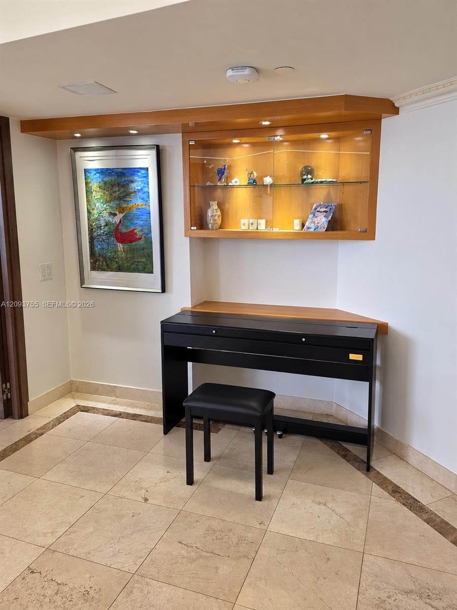 21205 Yacht Club Dr 3105 photo 21