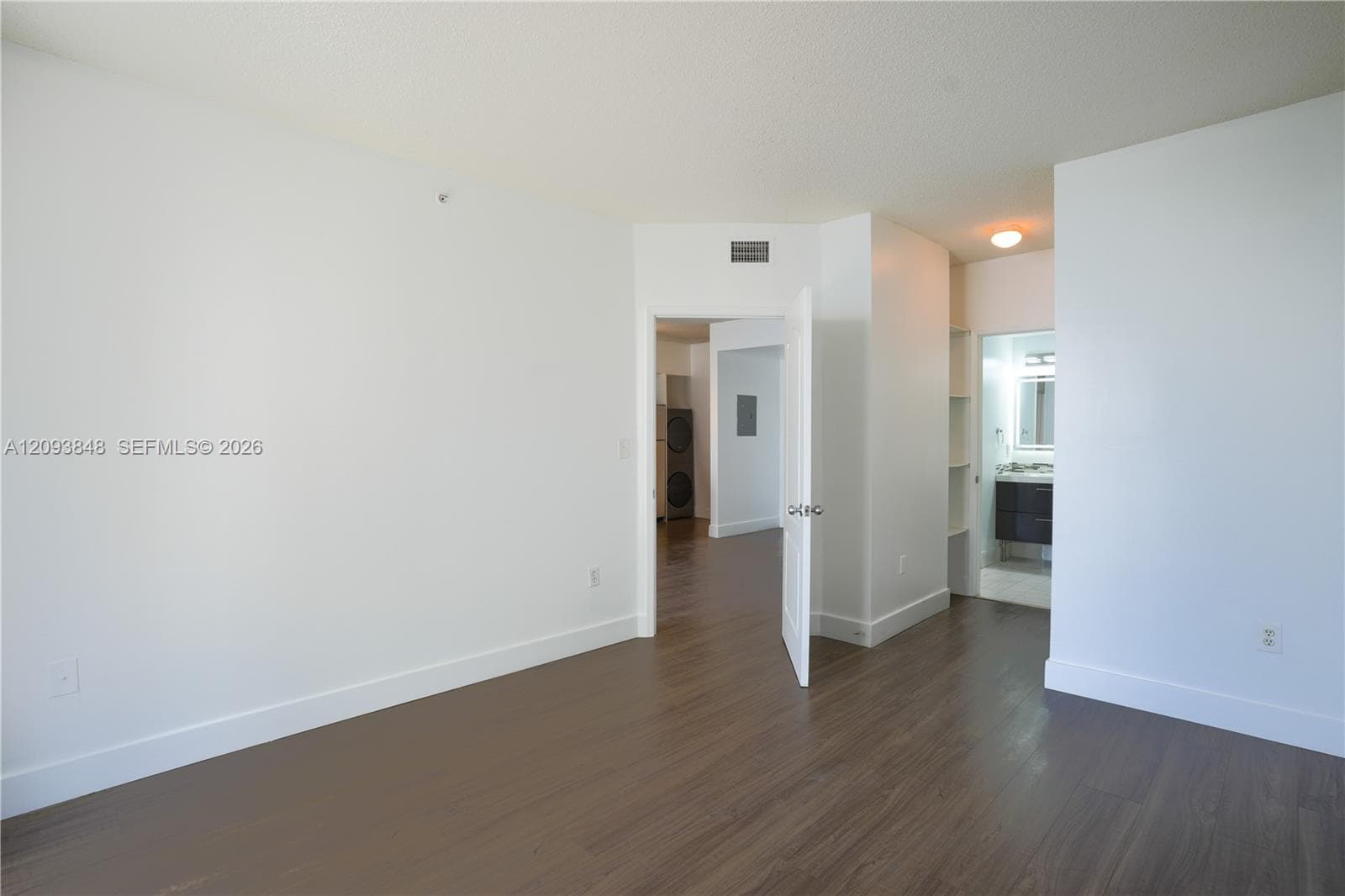 5077 NW 7th St 904 photo 16