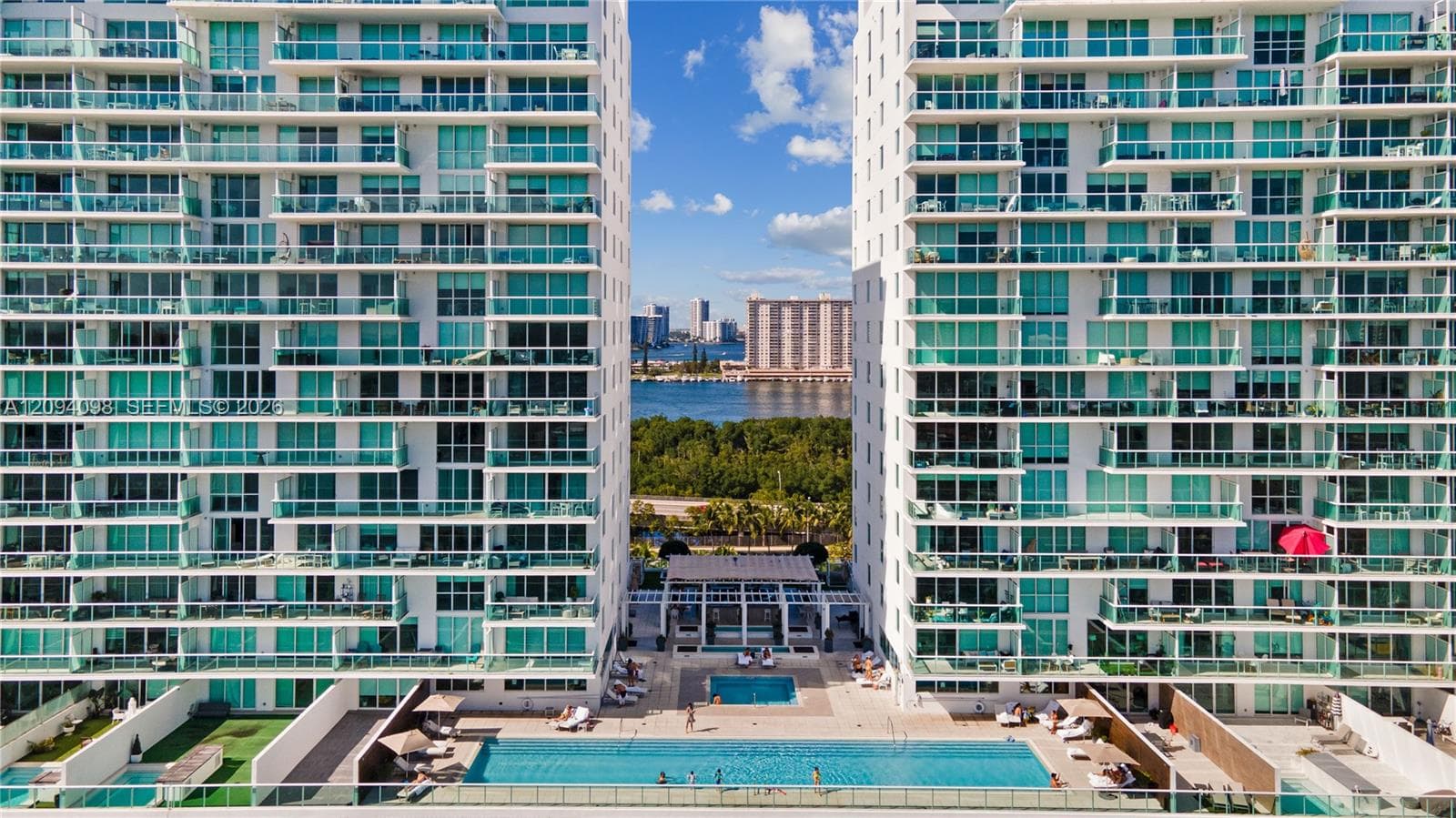 400 Sunny Isles Blvd 1722 photo 12