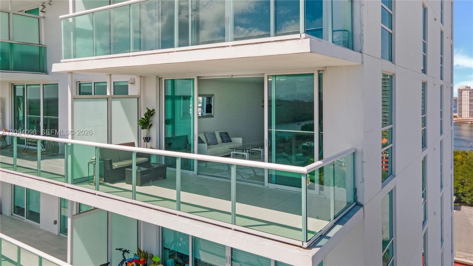 400 Sunny Isles Blvd 1722 photo 3