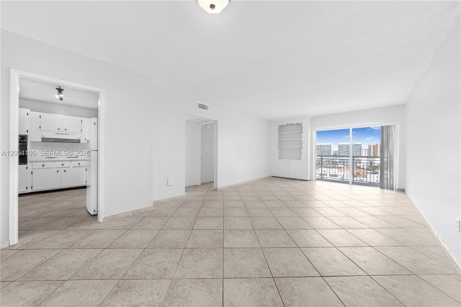 400 Kings Point Dr 1427 photo 2