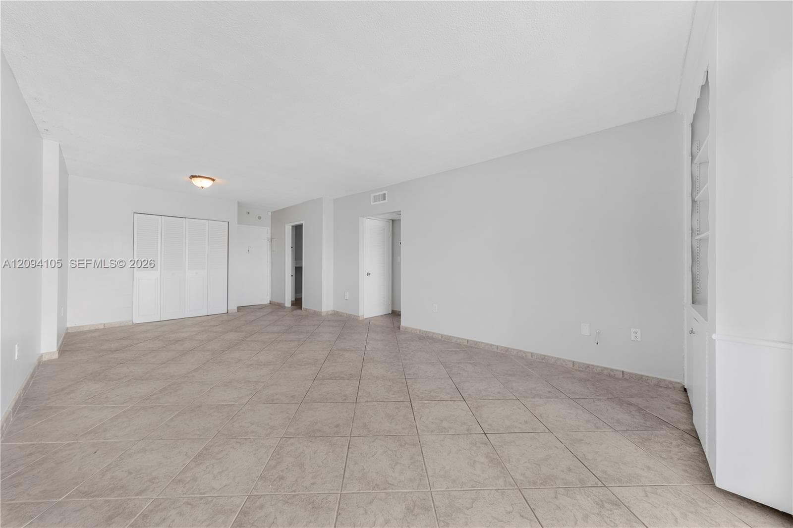 400 Kings Point Dr 1427 photo 3