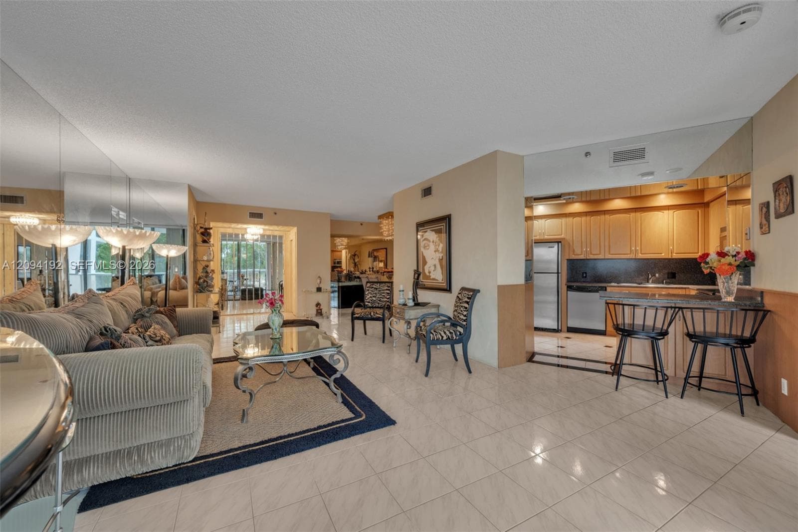20281 E Country Club Dr 305 photo 5