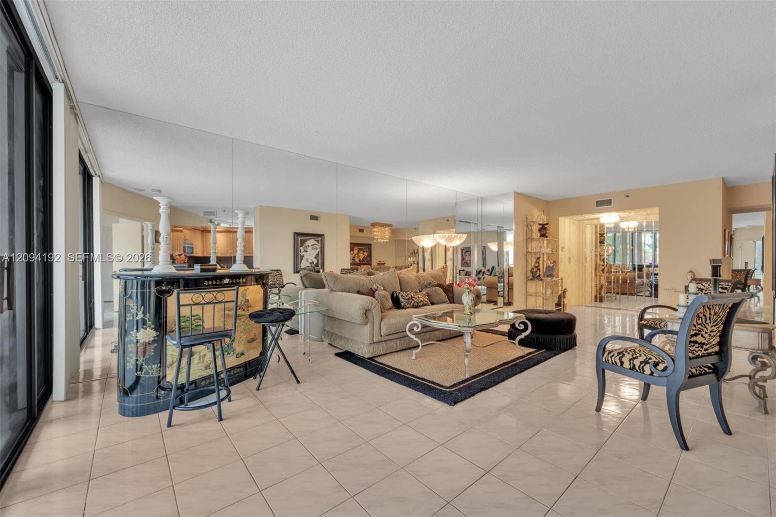 20281 E Country Club Dr 305 photo 4