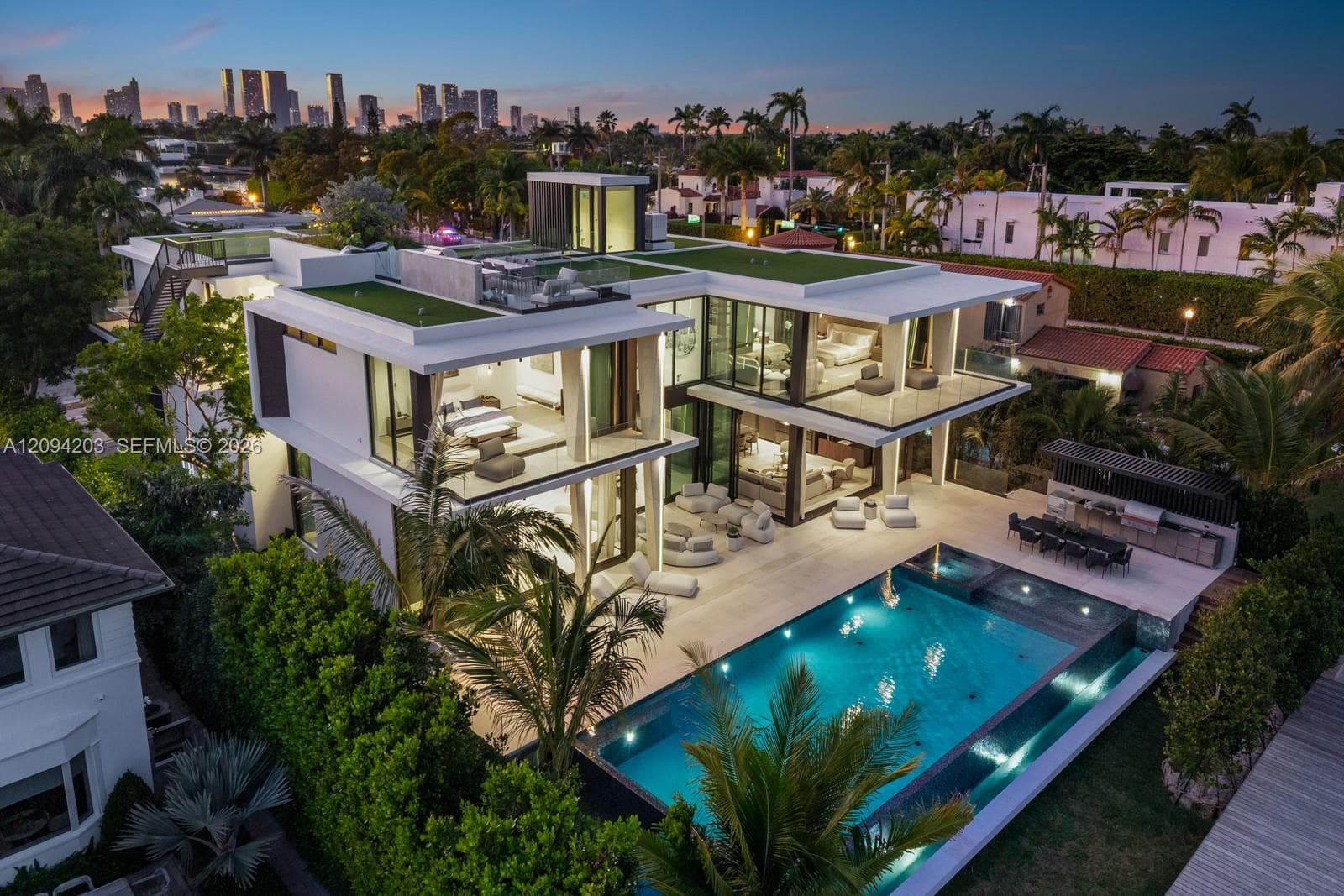 217 E Rivo Alto Dr photo 4