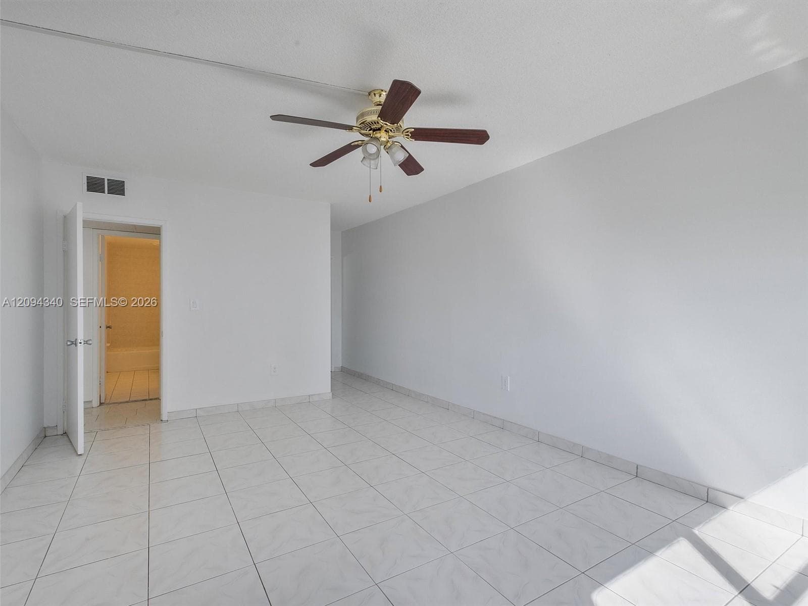 400 Kings Point Dr 523 photo 13
